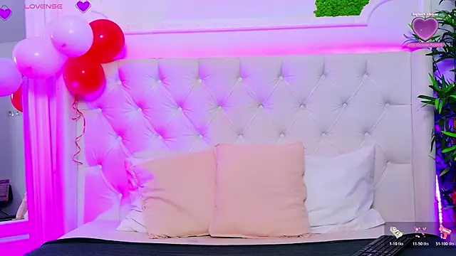 AriannaSins online show from February 18, 2026, 1:18 pm