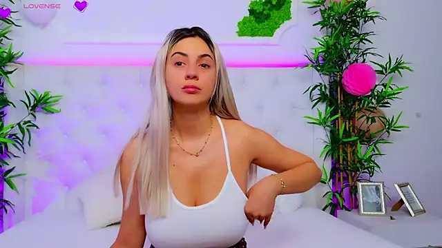 AriannaSins online show from September 24, 2025, 12:22 pm