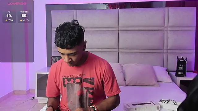 SweetAndSinful online show from November 4, 2025, 3:21 am