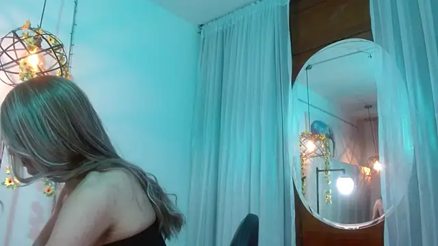 antonella rosecs online show from November 14, 2025, 5:11 am