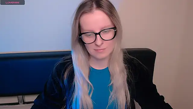 AllaLeomz online show from October 30, 2025, 8:01 am