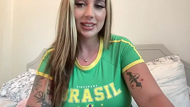 Amiraxevans online show from March 25, 2026, 11:20 am