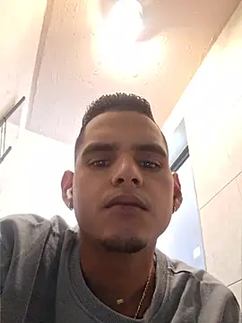Snapshot of Daiberrubio chatting on April 21, 2026, 6:03 pm Daiberrubio online show from April 21, 2026, 6:03 pm