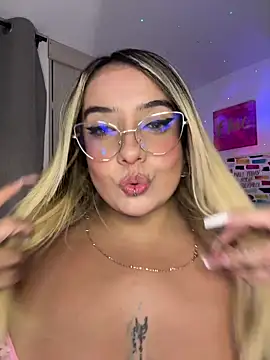  Ninasanz online show from April 8, 2026, 2:24 am