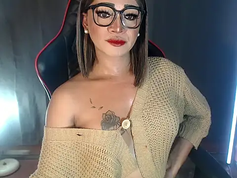 smokeprincess online show from April 15, 2026, 5:28 pm