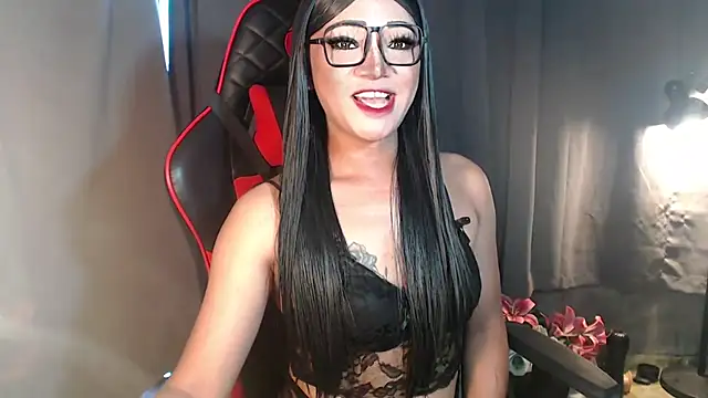 Snapshot of smokeprincess chatting on November 4, 2025, 5:50 pm smokeprincess online show from November 4, 2025, 5:50 pm