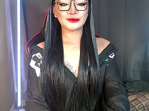 Snapshot of smokeprincess chatting on December 1, 2025, 10:10 pm smokeprincess online show from December 1, 2025, 10:10 pm