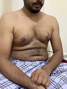 Snapshot of Handsome8677 chatting on April 10, 2026, 10:39 pm Handsome8677 online show from April 10, 2026, 10:39 pm