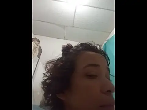 Teressa Love online show from December 17, 2025, 8:36 pm