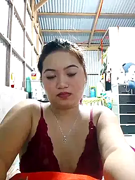 XxxHotCouples4u online show from November 12, 2025, 3:27 pm