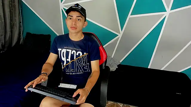 Snapshot of Ruiz2416 chatting on October 22, 2025, 11:31 am Ruiz2416 online show from October 22, 2025, 11:31 am