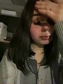 Snapshot of AliceLune chatting on February 1, 2026, 12:03 pm AliceLune online show from February 1, 2026, 12:03 pm