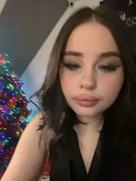 Snapshot of AliceLune chatting on January 17, 2026, 4:27 am AliceLune online show from January 17, 2026, 4:27 am