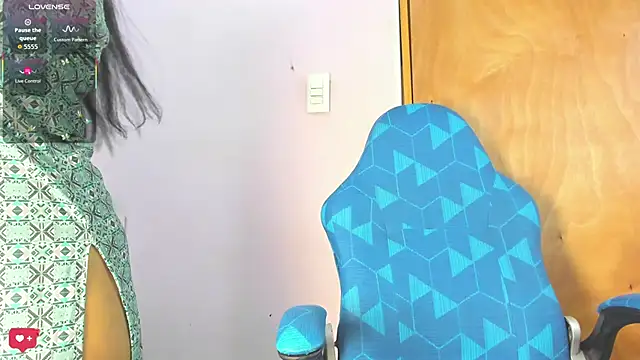 Iniya Parul online show from February 20, 2026, 1:57 pm