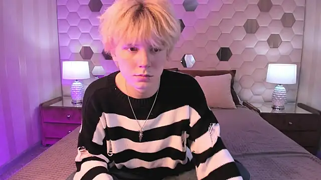 KevinMilky online show from November 9, 2025, 8:24 pm