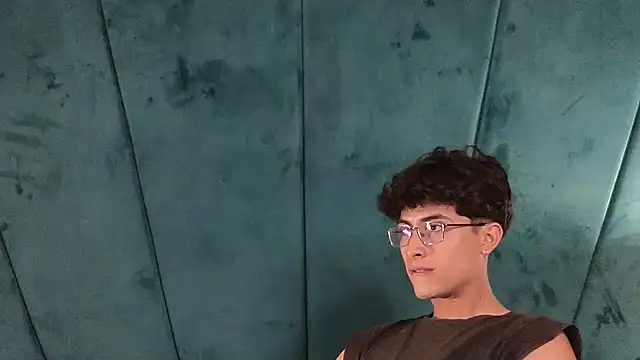 Aaron Eze online show from April 15, 2026, 9:26 pm