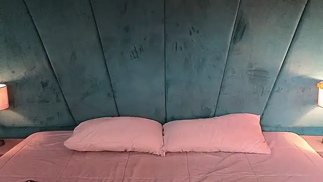 Aaron Eze online show from February 12, 2026, 8:41 pm