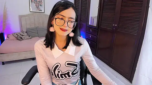 Noah Cherry online show from November 7, 2025, 5:56 am