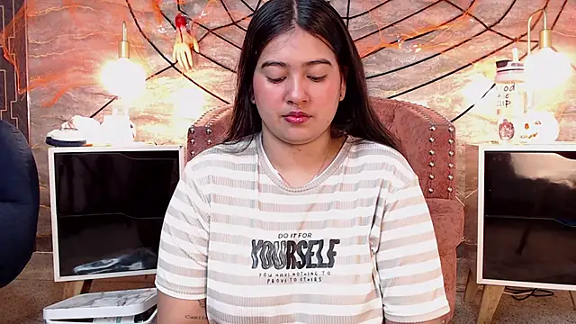 lilithst  online show from October 21, 2025, 8:52 pm