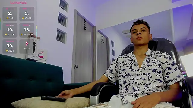 Snapshot of Xavier_Fox___ chatting on February 28, 2026, 8:30 pm Xavier Fox online show from February 28, 2026, 8:30 pm