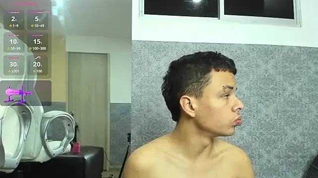 Snapshot of Xavier_Fox___ chatting on October 22, 2025, 5:29 am Xavier Fox online show from October 22, 2025, 5:29 am