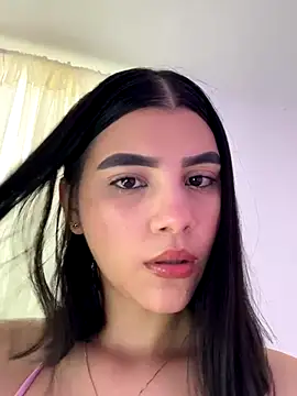 Julietalcl online show from November 22, 2025, 9:57 pm