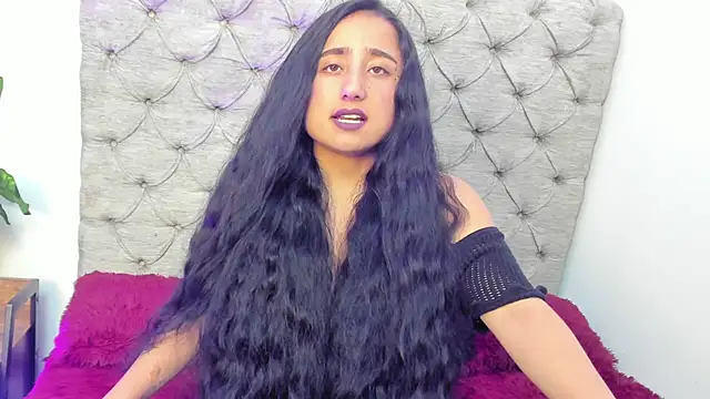 Samanta Fischer online show from November 10, 2025, 2:00 pm