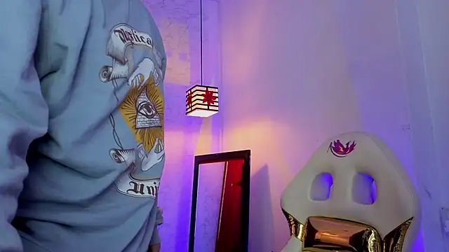 moon winy online show from February 28, 2026, 11:21 am