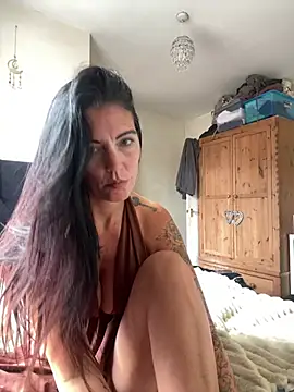 Snapshot of DarkestDreamxox chatting on June 21, 2026, 9:26 am DarkestDreamxox online show from June 21, 2026, 9:26 am