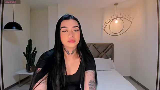 Snapshot of MeganCross1 chatting on November 9, 2025, 11:31 pm MeganCross1 online show from November 9, 2025, 11:31 pm