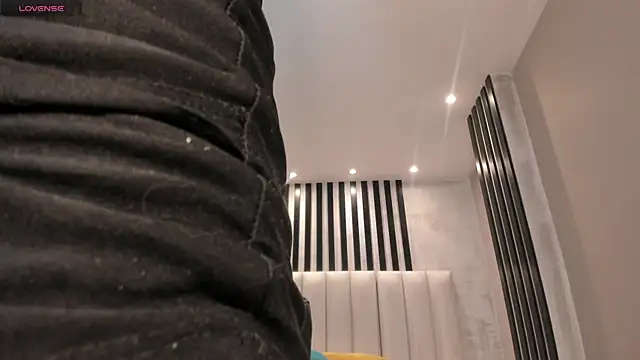 Snapshot of MeganCross1 chatting on November 29, 2025, 9:26 pm MeganCross1 online show from November 29, 2025, 9:26 pm