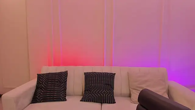 AnnieMonroe1 online show from February 8, 2026, 11:52 am