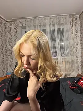 Snapshot of AlexandraXKitty chatting on February 4, 2026, 10:27 pm AlexandraXKitty online show from February 4, 2026, 10:27 pm