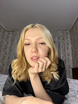 Snapshot of AlexandraXKitty chatting on February 25, 2026, 11:37 pm AlexandraXKitty online show from February 25, 2026, 11:37 pm