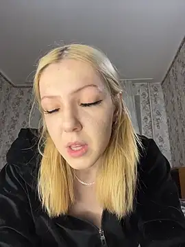 Snapshot of AlexandraXKitty chatting on March 3, 2026, 9:22 pm AlexandraXKitty online show from March 3, 2026, 9:22 pm