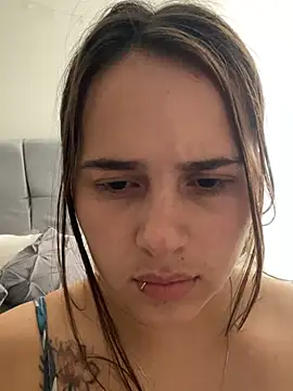 Snapshot of violetjack chatting on April 20, 2026, 9:16 pm violetjack online show from April 20, 2026, 9:16 pm