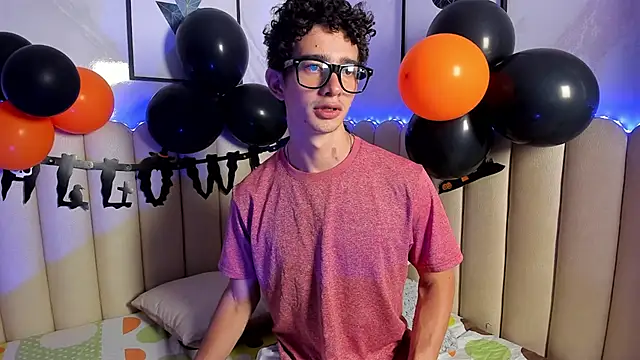 Sasha Blazes online show from October 20, 2025, 3:41 am
