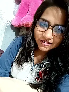 Vanshika1432 online show from December 17, 2025, 5:34 am