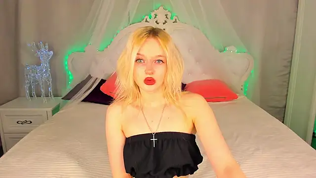 AlessaKiss online show from December 18, 2025, 8:41 am