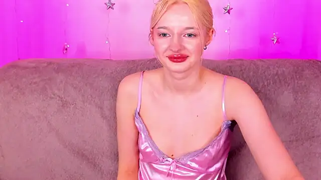 Snapshot of AlessaKiss chatting on April 29, 2026, 3:11 am AlessaKiss online show from April 29, 2026, 3:11 am