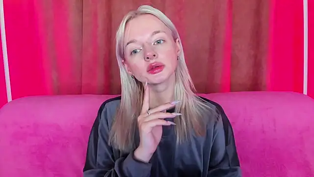 Snapshot of AlessaKiss chatting on May 7, 2026, 1:43 am AlessaKiss online show from May 7, 2026, 1:43 am
