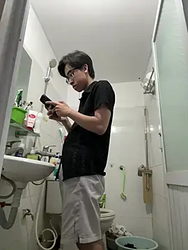 liamhn2k4 online show from March 25, 2026, 11:53 am