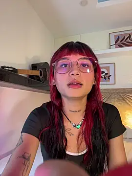 Emma duff online show from April 16, 2026, 7:25 pm