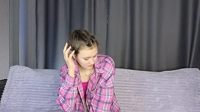 FoxFever online show from December 14, 2025, 6:19 am