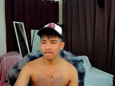 hardwildcock online show from October 19, 2025, 4:43 pm