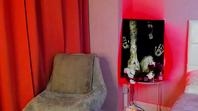 Snapshot of IzieCarter chatting on November 6, 2025, 8:46 pm IzieCarter online show from November 6, 2025, 8:46 pm