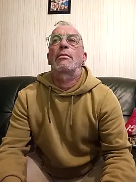 Ptitcouic online show from November 7, 2025, 1:48 pm