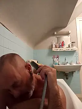 Ptitcouic online show from October 26, 2025, 6:52 pm