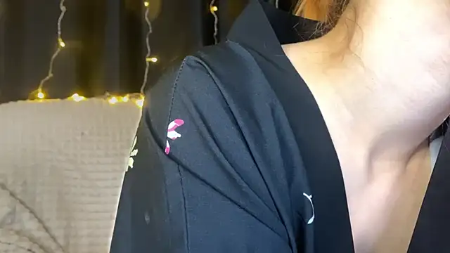 Snapshot of Veksal1a chatting on November 23, 2025, 4:55 am Veksal1a online show from November 23, 2025, 4:55 am