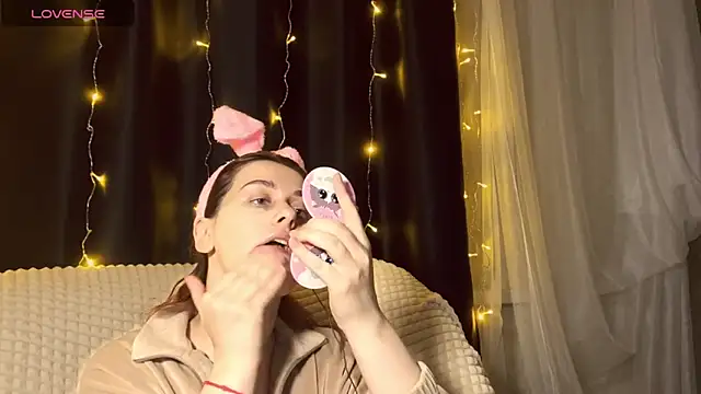 Snapshot of Veksal1a chatting on November 27, 2025, 4:40 pm Veksal1a online show from November 27, 2025, 4:40 pm